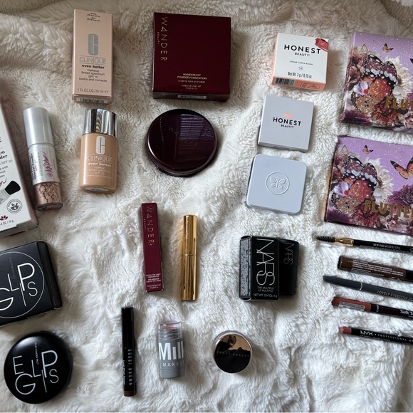 $328 Luxury Beauty: Wander Fenty NARS Bobbi Brown 13 full+4 travel+3 free